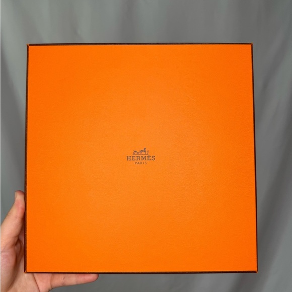 Hermes Silk Carre Scarf "Cosmogonie Apache" by Antoine Tzapoff - NEW IN BOX - Picture 11 of 13